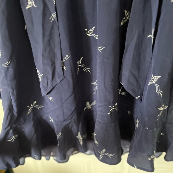 Wilfred By Aritzia 100 % Silk Dove Print Long sleeve Mini Navy Blue Dress - Picture 5 of 8